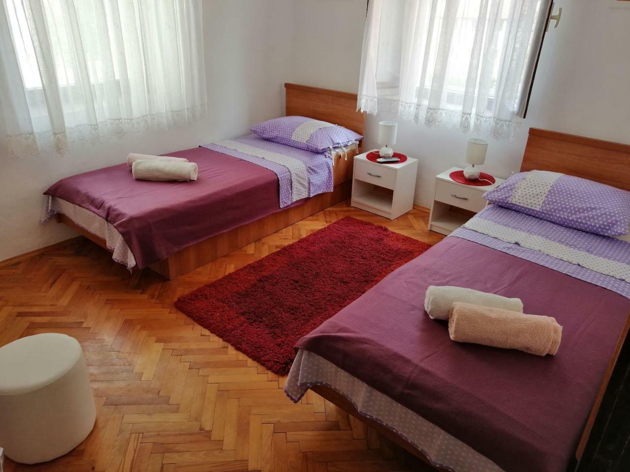 House Lotties Βίλα Stari Grad  Δωμάτιο φωτογραφία